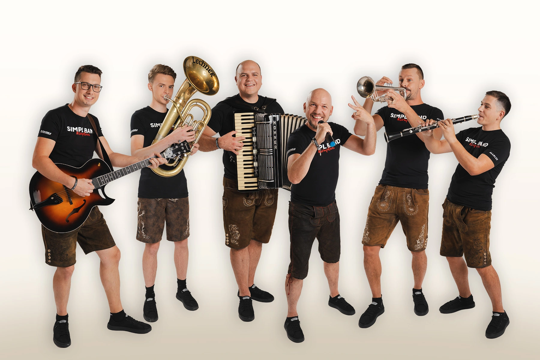 Skupinska fotografija Simpl Banda